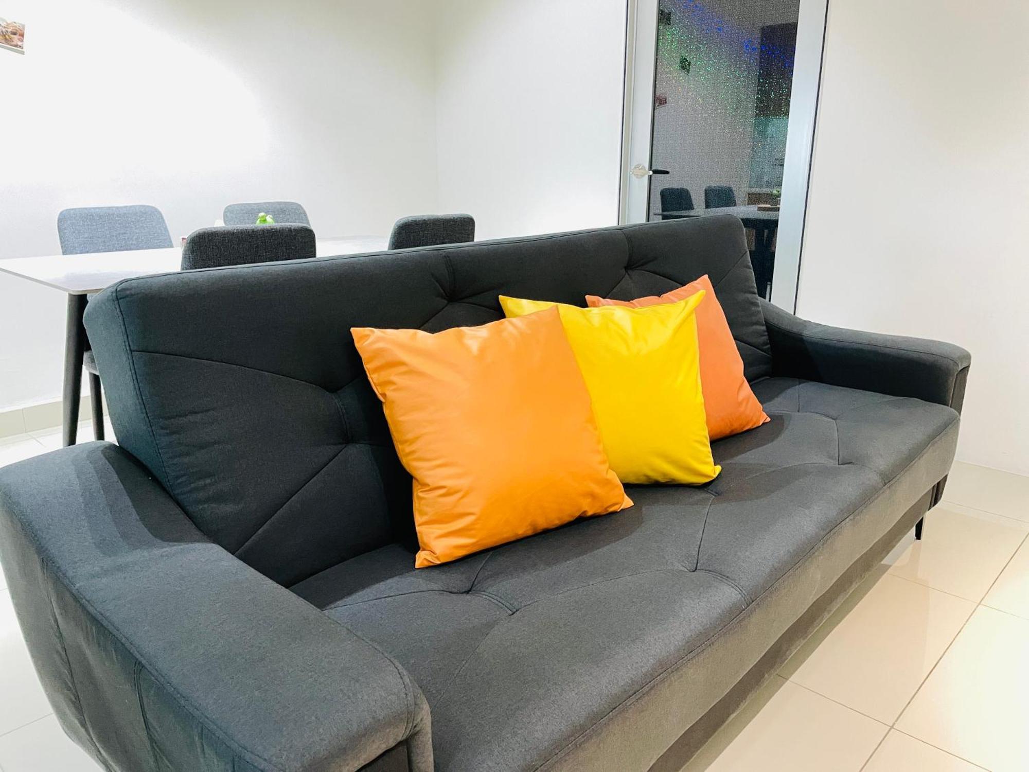 Palazio Mount Austin 2Br Studio Pool View With Tv Box-3 Plus 1 Pax C2-07 Johor Bahru Kültér fotó